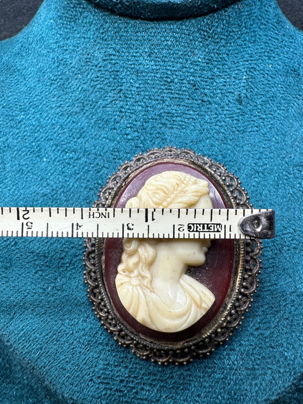 Celluloid Bakelite Back Vintage Cameo Pendant - Picture 8 of 10